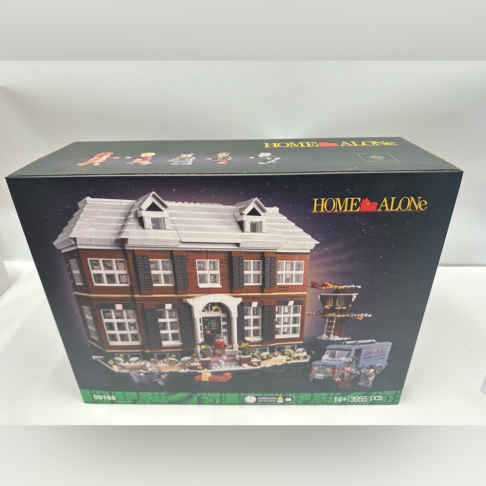 Home Alone Christmas House NEW Building Blocks Brick Set CUSTOM Made NO BRAND - Picture 1 of 5
